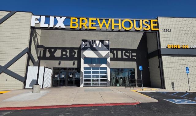 10 Day Scottish Ale 5.4%, FLIX BREWHOUSE, United States