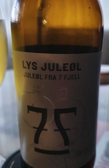 7 fjell lys juleøl 4.7%, 7 Fjell Bryggeri, Norway