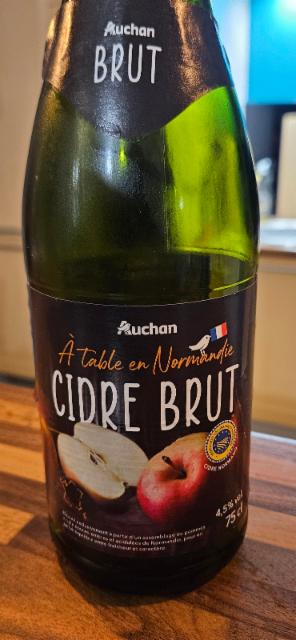 A table en Normandie Cidre brut, Éclor Boissons (Groupe Éclor)