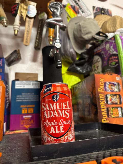 Apple spice ale, Samuel Adams (Boston Beer Company)