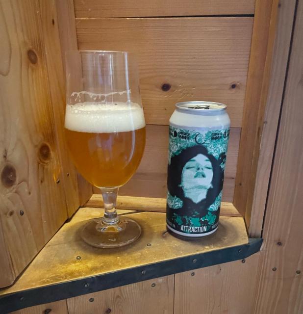 Attraction 6.2%, Crooked Moon Brewing, Sweden