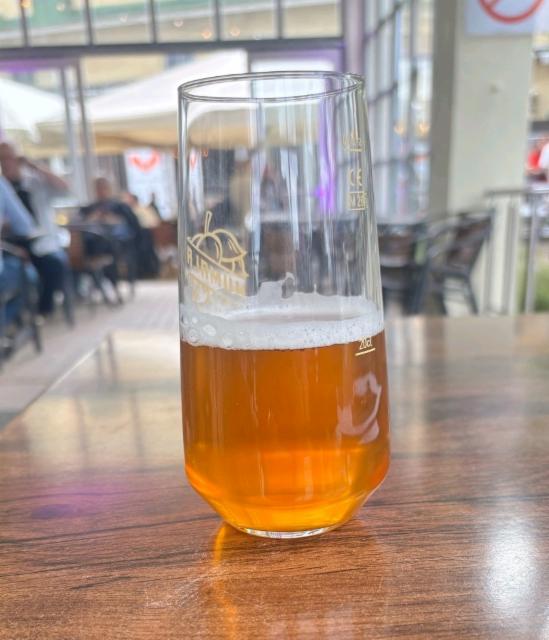 Australian Hoppy Lager 5.5%, Panimoravintola Beer Hunter's, Finland