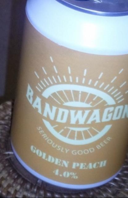 Bandwagon Golden Peach 4.0%, The Hadrian Border Brewing Co, England