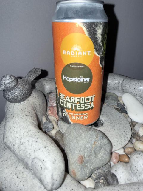 Bearfoot Contessa 5.2%, Radiant Beer Co, United States