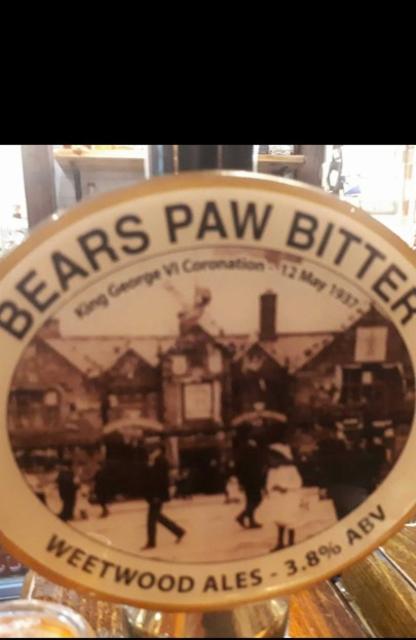 Bears Paw Bitter 3.8%, Weetwood Ales, England