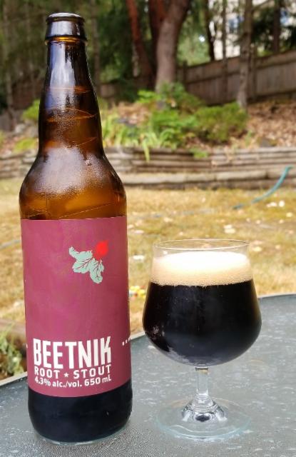 Beetnik Root Stout 4.3%, Longwood Brewery, Canada