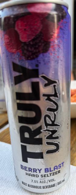 Berry blast 7.0%, Truly Hard Seltzer (The Boston Beer Company), United States