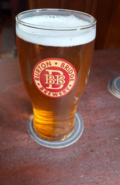 big swan 4.5%, Burton Bridge Brewery, England