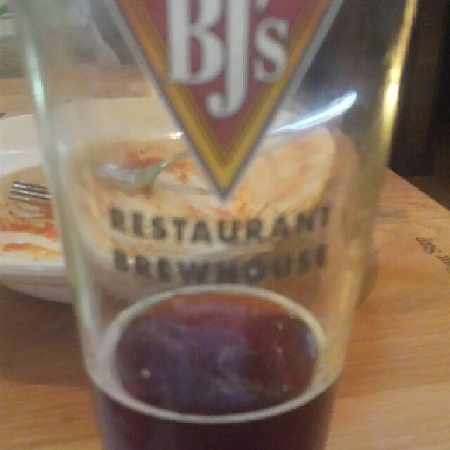 BJ's Nutty Brewnette 5.9%, BJ's Restaurant & Brewhouse, United States