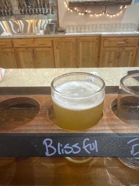 Blissful weiss 5.3%, Wheathered ground, United States