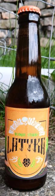 blonde stubby Latyka, De rechter