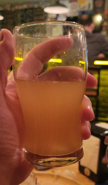 Blue light 4.2%, Raccoon brewing co, Kyrgyzstan