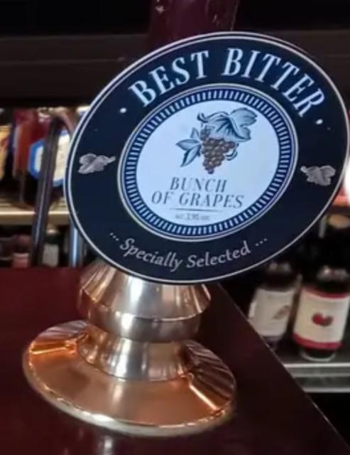 Bunch of Grapes Best Bitter 3.9%, Greene King, England