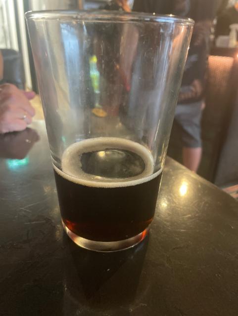 Castle black 3.9%, Leigh on Sea Brewery, England