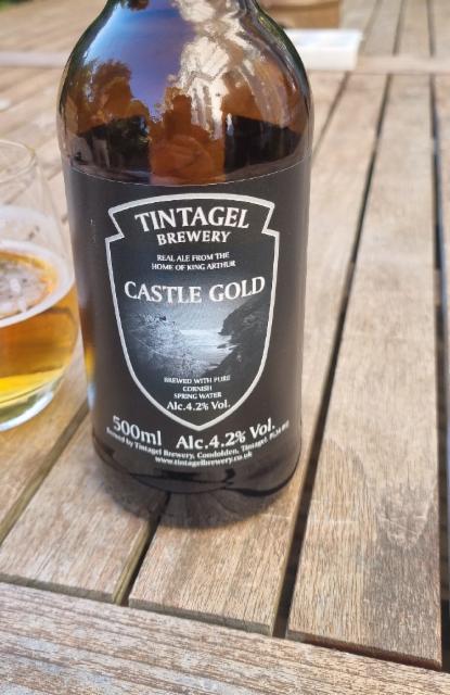 Castle Gold 4.2%, Tintagel Brewery, England