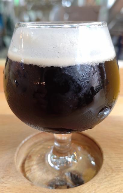 Classic maritime dry stout 5.2%, 2 Crows Brewing Co., Canada