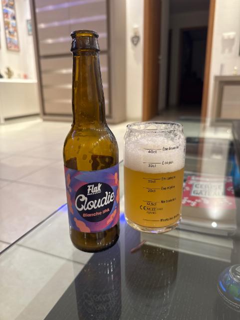 Cloudie 5.2%, Flak Beer & Music, Belgium