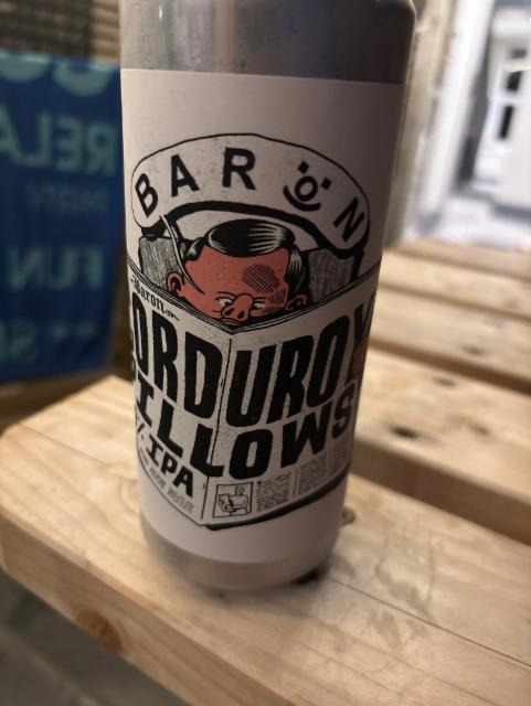 Corduroy Pillows 6.8%, Baron, England