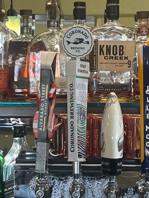 Coronado weekend vibes 3.9%, Coronado Brewing Company, United States