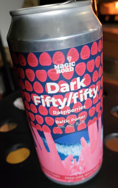 dark fifty/fifty: Raspberries 8.5%, Magic Road, Poland