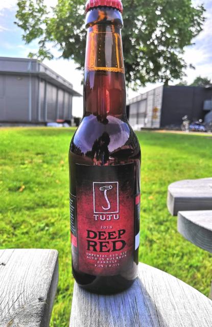 Deep Red 9.0%, Panimoyhtiö Tuju, Finland