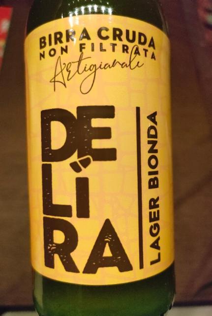 delíra lager bionda 5.0%, italian craft brewery, Italy