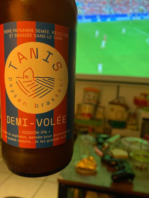 Demi-volée, Brasserie Tanis