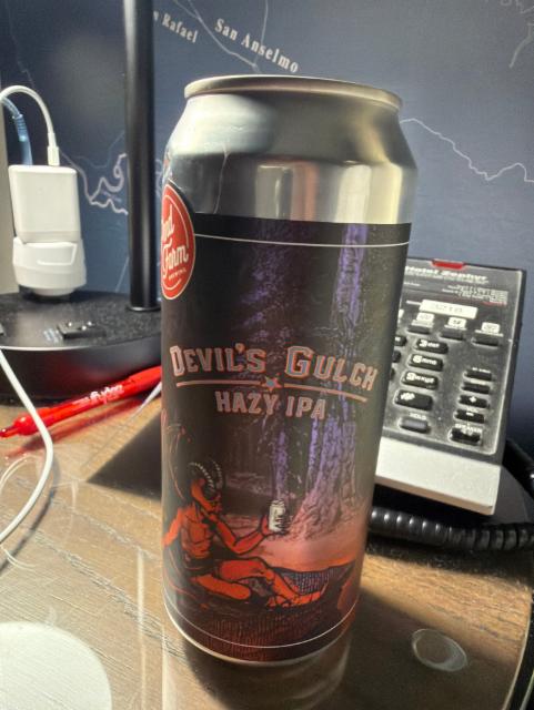 Devil's gulch hazy ipa 6.8%, Pond farm brewing, United States