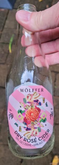 dry rose cider, Wölffer Estate Vineyard