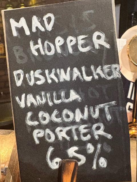 Duskwalker vanilla coconut porter 6.5%, Mad Hopper Brewing Co., Finland