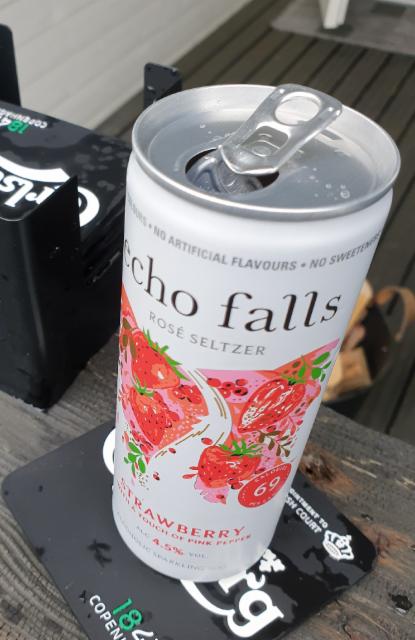 Echo Falls Strawberry 4.5%, Accolade Wines, England