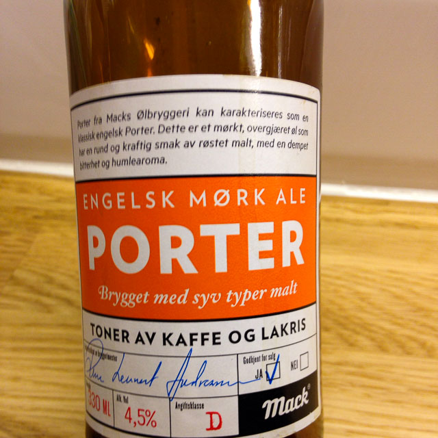 Engelsk Mörk Ale Porter 4.5%, Macks Ølbryggeri, Norway