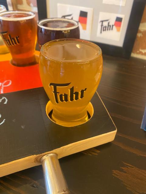 Fahr Hefe 5.3%, Fahr Brewery, Canada