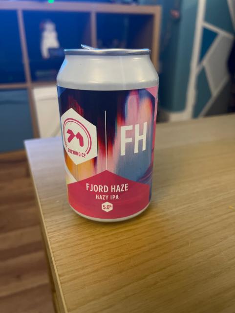 Fjord haze 5.0%, 71 Brewing, Scotland