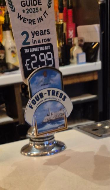 four tress 4.2%, Reedley Hallows Brewing Company, England