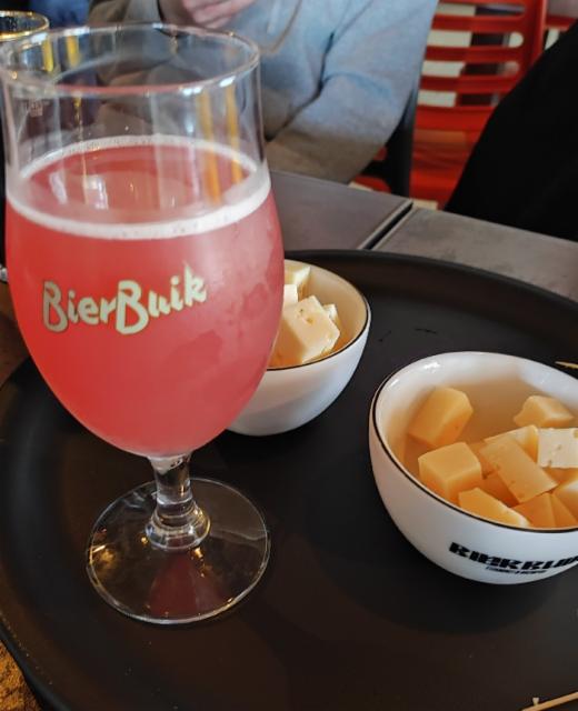 Framboise Hardy, Bierbuik