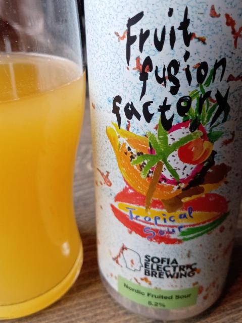 fruit fusion tropical sour, Sofia Electric Brewing
