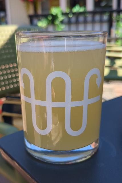 Fuzzy Peach Sour 4.5%, Whistle buoy brewing company, Canada