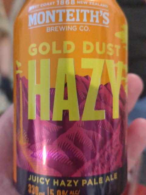 gold dust hazy, Monteiths Brewing Co. (DB Breweries)