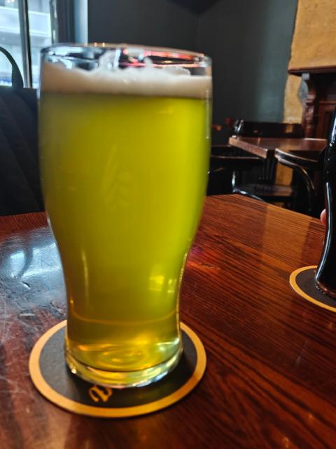 Green Phantom's Ale 5.0%, Brutopia, Canada