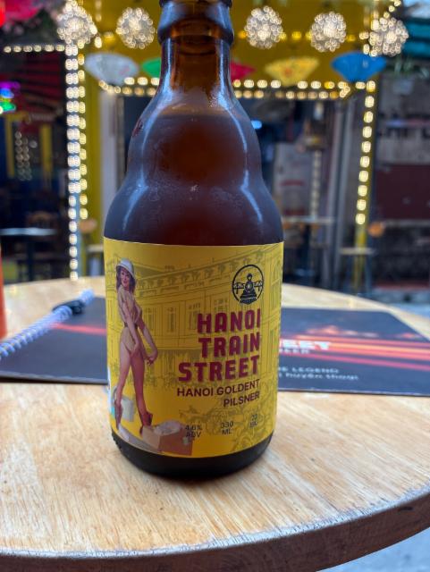 Hanoi train street Hanoi Goldent Pilsner 4.6%, Thông Tin Nhà Sán Xuát, Vietnam