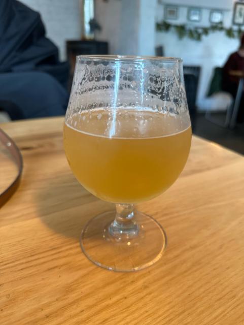 Hazy pale ale 5.4%, Calverley's Brewery Limited, England