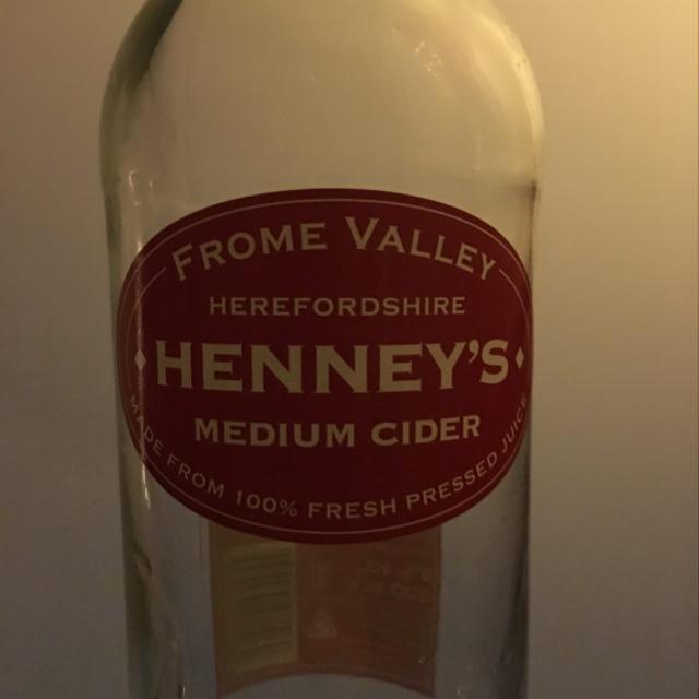 Henneys Medium Cider 6.0%, Henney's, England
