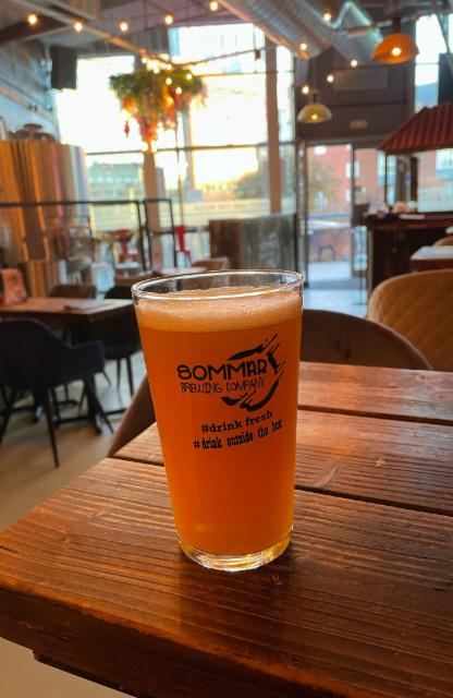 Here comes the sun 5.2%, Sommar Brew Company, England