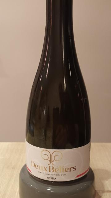 Hestia, Deux Béliers