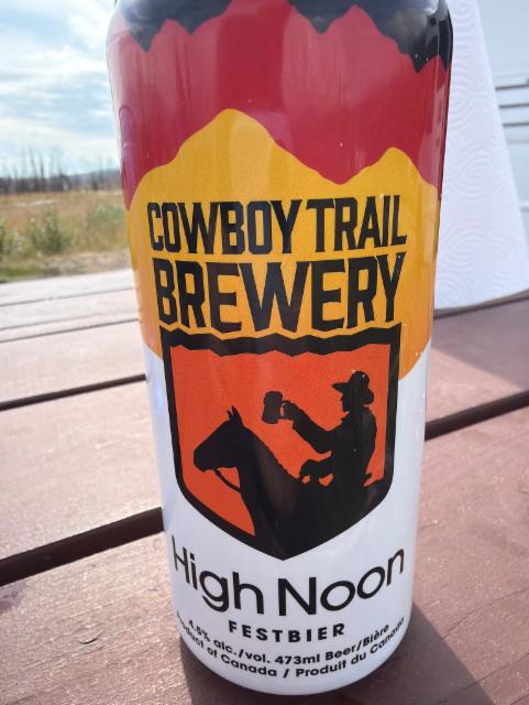 High Noon Festbier 4.5%, Cowboy Trail Brewery, Canada
