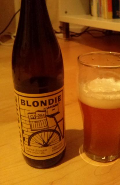 Hutchie Blondie 7.0%, Helm Microbrasserie Sur Bernard, Canada