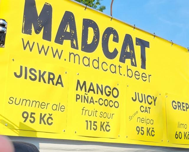 juicy 5.2%, Madcat Craft Brewing, Czech Republic