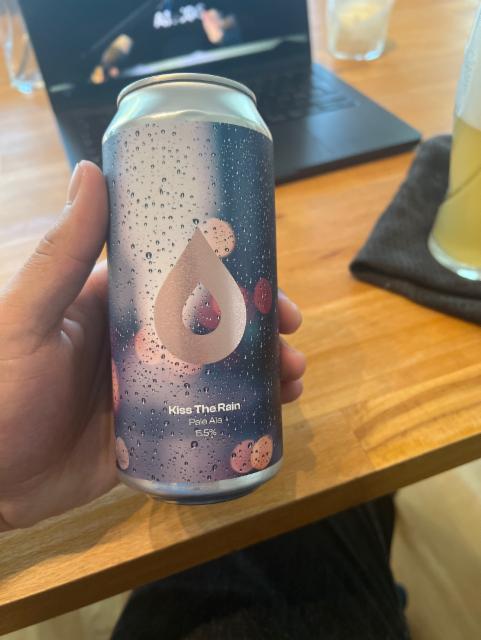 Kiss the rain 5.5%, Polly's Brew Co., Wales