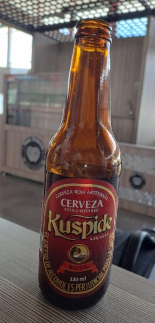 Kuspide Roja, Kuspide